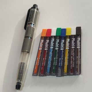 ペンテル(ぺんてる)のmulti8 マルチ8 ぺんてる Pentel カラー芯(色鉛筆)