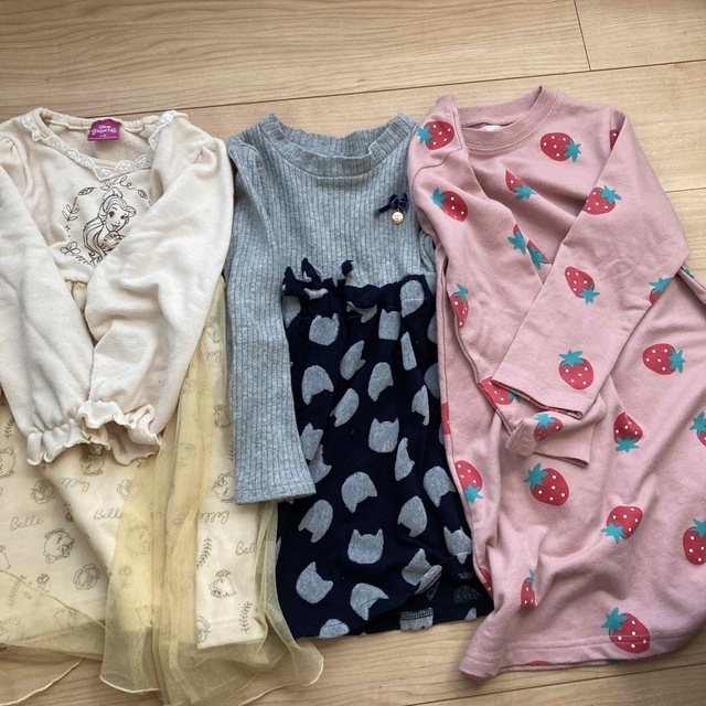 西松屋(ニシマツヤ)のまとめ売り　110 キッズ/ベビー/マタニティのキッズ服女の子用(90cm~)(ワンピース)の商品写真