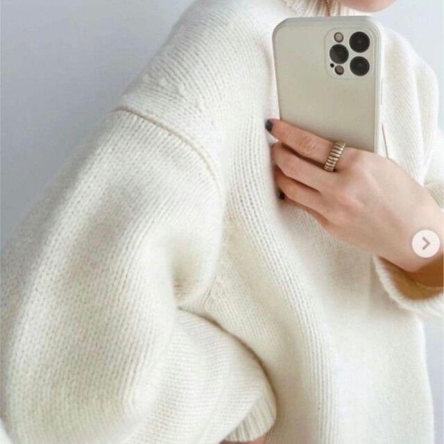 IENA(イエナ)のイエス　3D　カーブ袖 レディースのトップス(ニット/セーター)の商品写真
