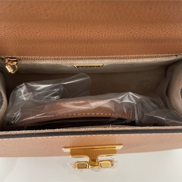カルボッティ　ハンドバッグ　タン レディースのバッグ(ハンドバッグ)の商品写真