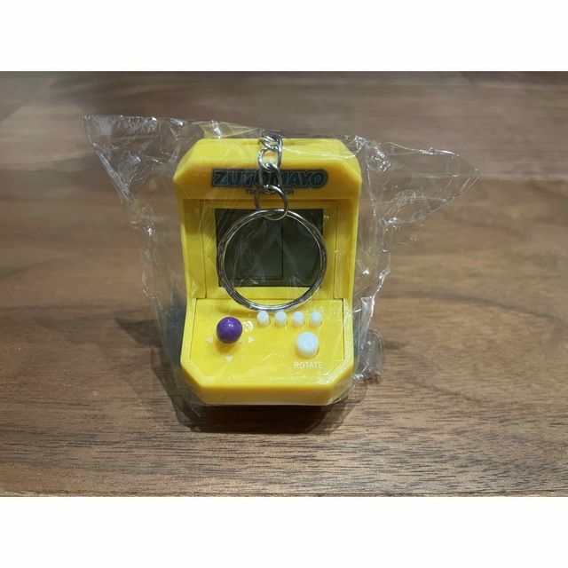 ずっと真夜中でいいのに。 テクノプア ガチャ 携帯ゲーム機キーホルダー イエロー エンタメ/ホビーのタレントグッズ(ミュージシャン)の商品写真