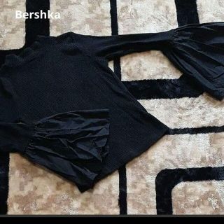 ベルシュカ(Bershka)のBershkaニットセーターS(ニット/セーター)