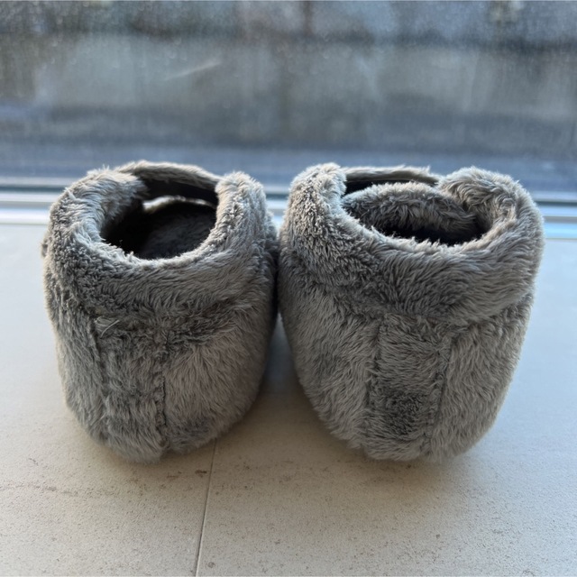 UGG(アグ)の【新品未使用】UGGベビーシューズ(12.5cm) キッズ/ベビー/マタニティのベビー靴/シューズ(~14cm)(スニーカー)の商品写真