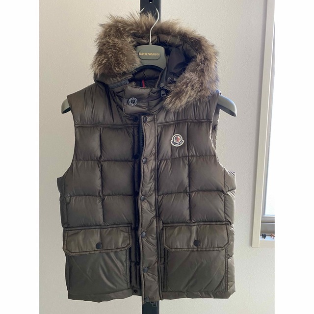 MONCLER(モンクレール)の【美品】モンクレールダウンベスト メンズのジャケット/アウター(ダウンベスト)の商品写真