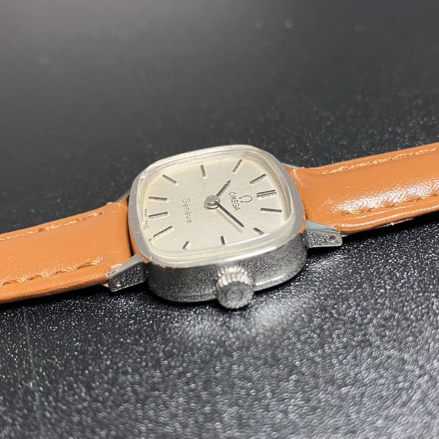 【良品 確実正規品】 オメガ ジュネーヴ Geneve トノー型 腕時計 可動品 【良品 確実正規品】 オメガ ジュネーヴ Geneve トノー型 腕時計 可動品