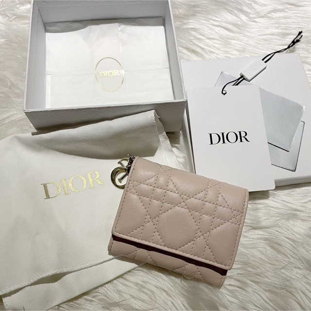 室外 ☆Dior LADY DIOR ロータスウォレット 三つ折り財布 | www