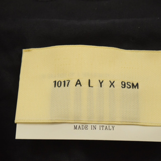 1017 ALYX 9SM アリクス 袖メタルロゴデザイン 2ボタン テーラードジャケット ブラック AAMOU0204