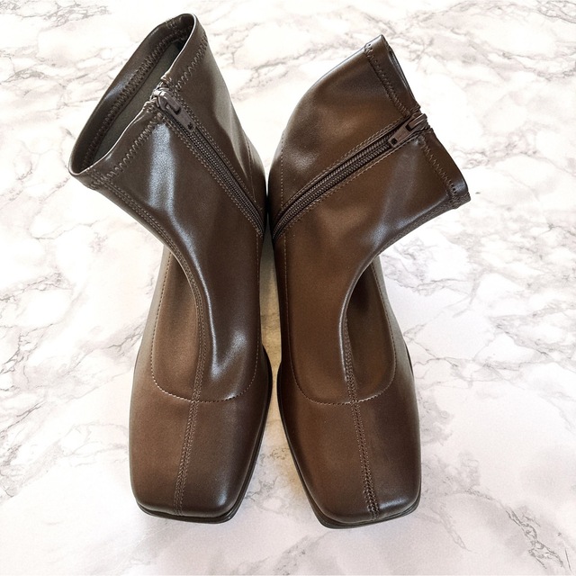 GU(ジーユー)の《新品・未使用》GU ウルトラストレッチローヒールブーツ ダークブラウン XL レディースの靴/シューズ(ブーツ)の商品写真
