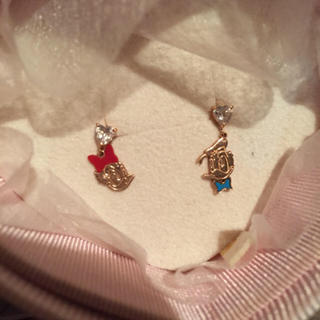 ヨンドシー(4℃)のドナルド&デイジー♡ピアス(ピアス)