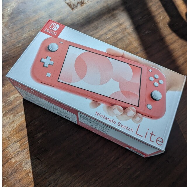 新品未 Switch lite スイッチライト コーラル 送料込