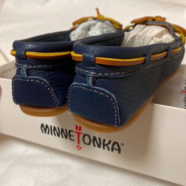 Minnetonka(ミネトンカ)のミネトンカ　モカシン　24cm 新品　フラットシューズ レディースの靴/シューズ(ローファー/革靴)の商品写真