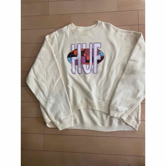 HUF(ハフ)のHUF スウェット　オフホワイト レディースのトップス(トレーナー/スウェット)の商品写真