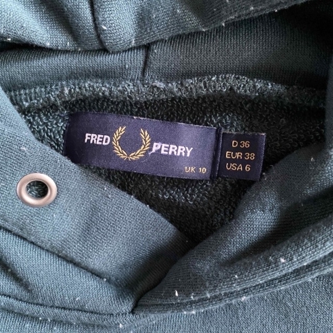 FRED PERRY(フレッドペリー)のFRED PERRYパーカー ¥17600 レディースのトップス(パーカー)の商品写真