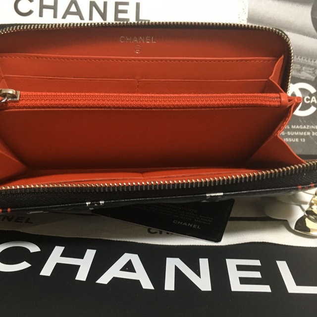 CHANEL(シャネル)の専用♡超美品★ シャネル マトラッセ タイポグラフ 長財布 ブラック 正規品 レディースのファッション小物(財布)の商品写真