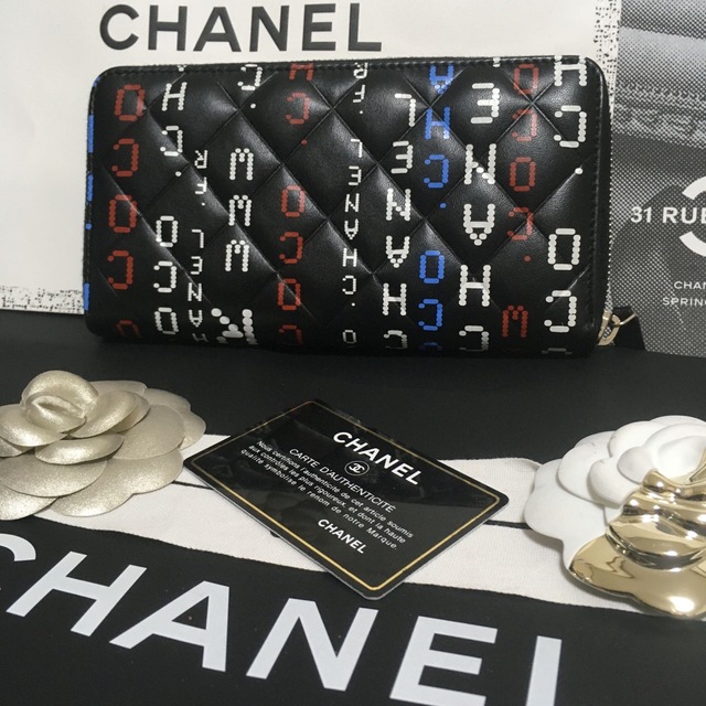 CHANEL(シャネル)の専用♡超美品★ シャネル マトラッセ タイポグラフ 長財布 ブラック 正規品 レディースのファッション小物(財布)の商品写真