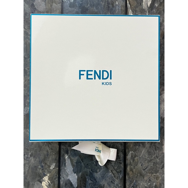 FENDI - FENDI KIDS ロンパース スタイ 帽子 3点セットの通販 by
