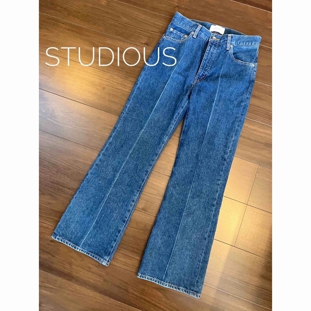 STUDIOUS(ステュディオス)の【 STUDIOUS ステュディオス】フレアデニム　 レディースのパンツ(デニム/ジーンズ)の商品写真