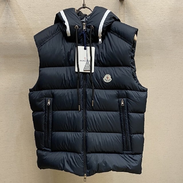 半額】 中古 極美品 メンズ モンクレール ダウンベストS superior