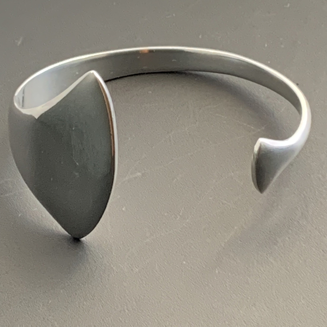 Georg Jensen(ジョージジェンセン)のジョージジェンセン バングル ハンス ハンセン ① メンズのアクセサリー(バングル/リストバンド)の商品写真