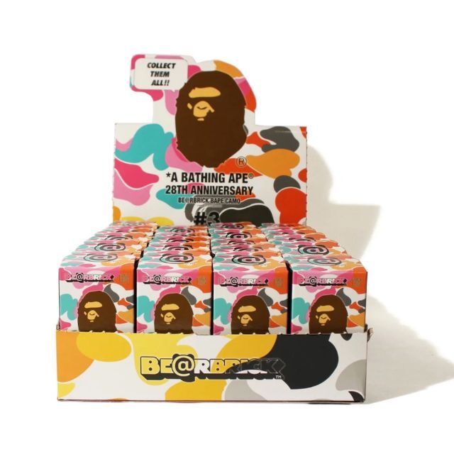 A BATHING APE(アベイシングエイプ)の28TH ANNIVERSARY BE@RBRICK BAPE CAMO #3 エンタメ/ホビーのフィギュア(その他)の商品写真