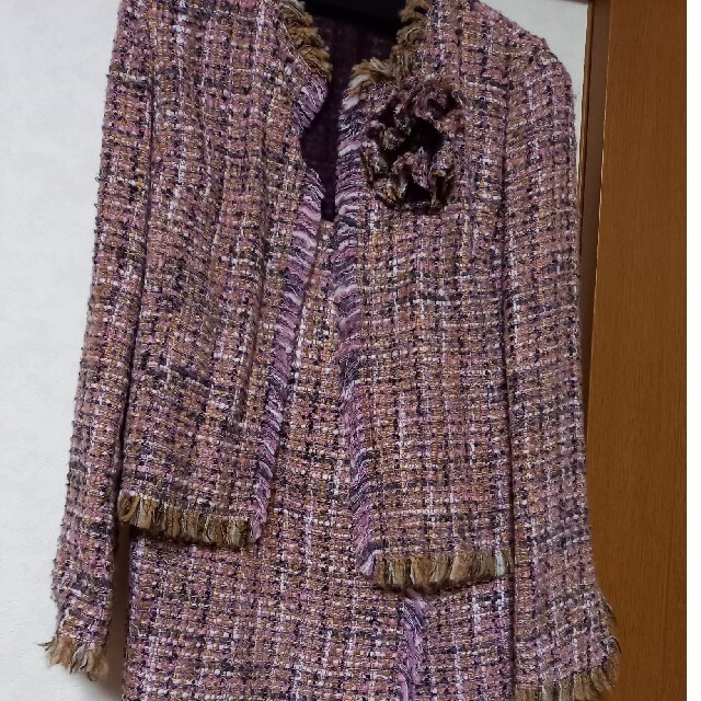 Yukiko Hanai(ユキコハナイ)のユキコハナイ一回着用のみ美品お洒落なフリンジ付きスーツ レディースのフォーマル/ドレス(スーツ)の商品写真