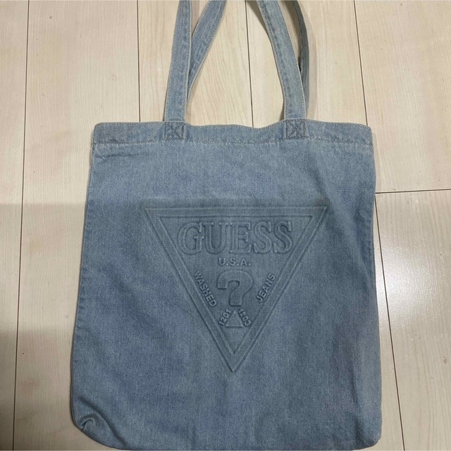 GUESS(ゲス)のguess デニムトートバッグ レディースのバッグ(トートバッグ)の商品写真