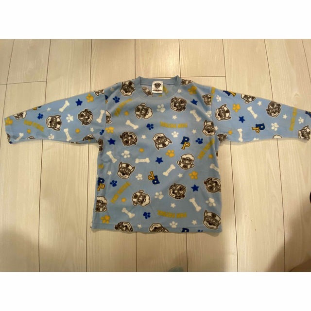 パウパトロール　ラブル　フリースパジャマ　上着のみ キッズ/ベビー/マタニティのキッズ服男の子用(90cm~)(パジャマ)の商品写真