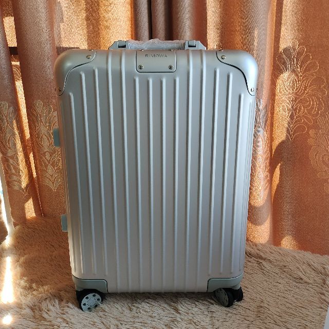独特の上品 RIMOWA RIMOWA(リモワ)アルミニウム製スーツケース34L - スーツケース+キャリーバッグ