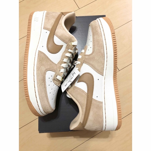 NIKE(ナイキ)のAIR FORCES 1 LXX 25 エアフォース1 ベージュ ブラウン レディースの靴/シューズ(スニーカー)の商品写真