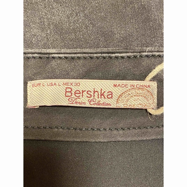 Bershka(ベルシュカ)の◆ 未使用!! Bershka (ベルシュカ) フェイクレザー タイトスカート レディースのスカート(ひざ丈スカート)の商品写真