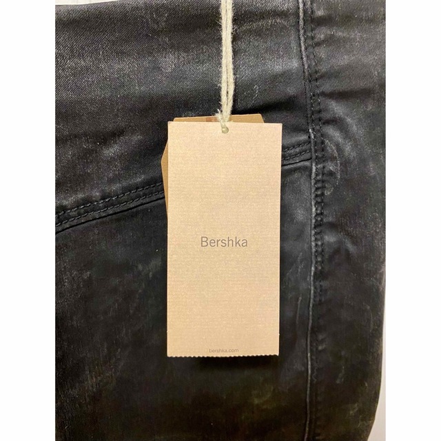 Bershka(ベルシュカ)の◆ 未使用!! Bershka (ベルシュカ) フェイクレザー タイトスカート レディースのスカート(ひざ丈スカート)の商品写真