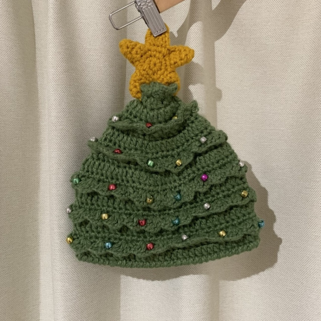 ＊子供  クリスマスツリー ニット帽 可愛い キラキラ 星 付き 緑 ビーズ キッズ/ベビー/マタニティのこども用ファッション小物(帽子)の商品写真