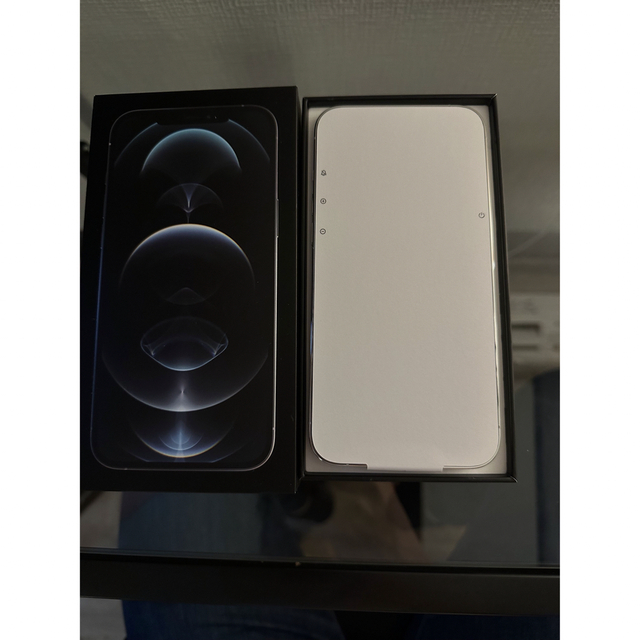 iPhone 12 pro max  256GB シルバー　新品 4