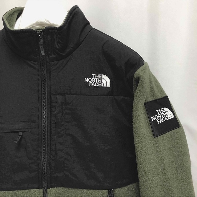 THE NORTH FACE(ザノースフェイス)のノースフェイス デナリ ジャケット フリース ワッペン スクエア ロゴ カーキ メンズのジャケット/アウター(マウンテンパーカー)の商品写真