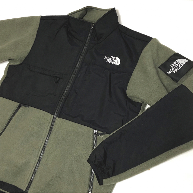 THE NORTH FACE(ザノースフェイス)のノースフェイス デナリ ジャケット フリース ワッペン スクエア ロゴ カーキ メンズのジャケット/アウター(マウンテンパーカー)の商品写真