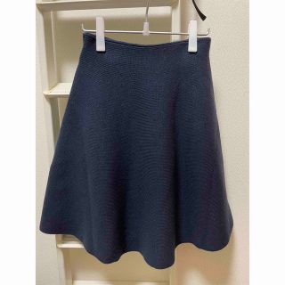 「JUSGLITTY ジャスグリッティーブローチ付ニット×フレアミニ