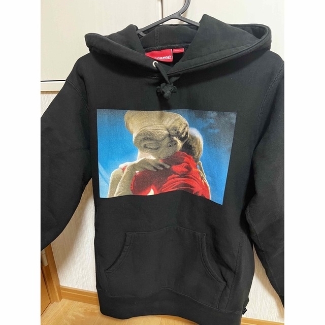 Supreme(シュプリーム)の2015FW E.T.フーディ【ステッカーセット】 メンズのトップス(パーカー)の商品写真