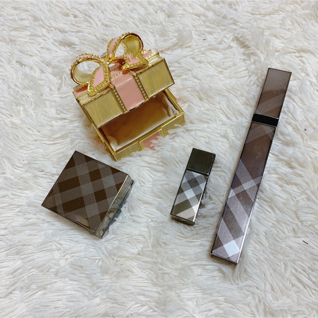 BURBERRY(バーバリー)のみくゆうさま♡ コスメ/美容のベースメイク/化粧品(アイシャドウ)の商品写真