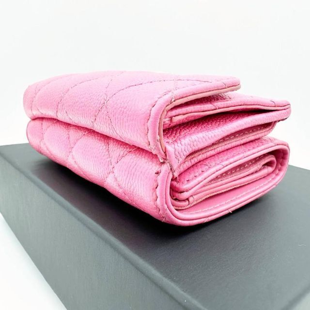 CHANEL(シャネル)のt's様専用　シャネル　マトラッセ　キャビアスキン　コンパクトウォレット　ピンク レディースのファッション小物(財布)の商品写真