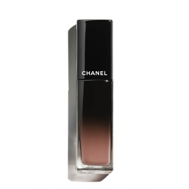 CHANEL(シャネル)のCHANEL／ほぼ未使用 ルージュアリュールラック 62 スティル コスメ/美容のベースメイク/化粧品(口紅)の商品写真