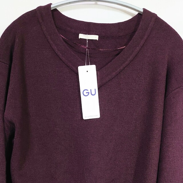 GU(ジーユー)の新品 未使用 GU Vネックニットチュニック M ワイン レディースのトップス(チュニック)の商品写真