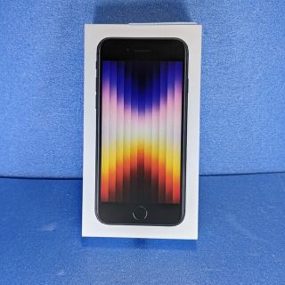 アイフォーン(iPhone)の【開封済】アップル iPhoneSE 第3世代 128GB ミッドナイト au(スマートフォン本体)