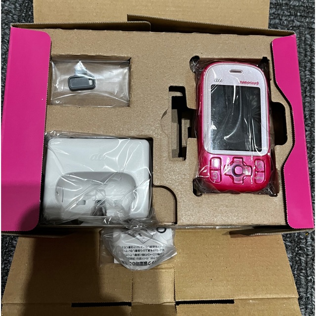 KYOCERA KYY05(mamorino3) ピンク スマホ/家電/カメラのスマートフォン/携帯電話(携帯電話本体)の商品写真