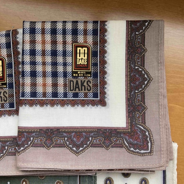 DAKS(ダックス)の【未使用品】メンズハンカチ　5枚セット メンズのファッション小物(ハンカチ/ポケットチーフ)の商品写真