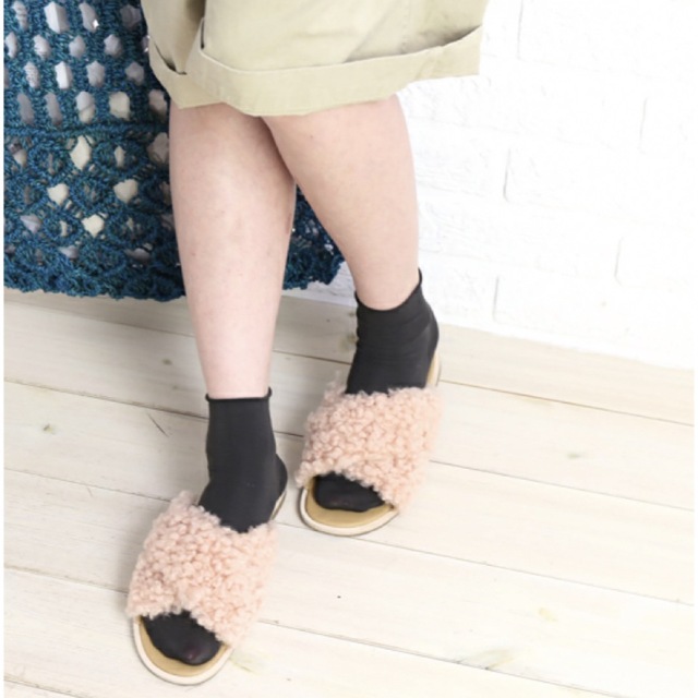 新品UGG アグ　シープスキン クロスストラップ　サンダル　JONI ジョニー