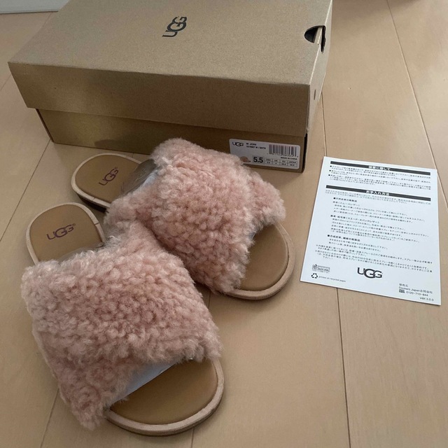 新品UGG アグ　シープスキン クロスストラップ　サンダル　JONI ジョニー | フリマアプリ ラクマ