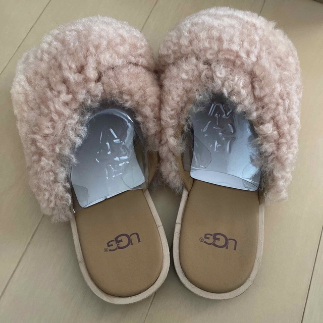 新品UGG アグ　シープスキン クロスストラップ　サンダル　JONI ジョニー