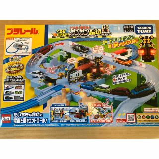 タカラトミー(Takara Tomy)の【タカラトミー　カンカン踏切セット】(電車のおもちゃ/車)