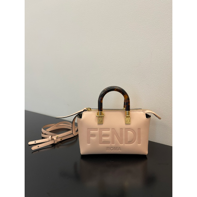 上品なスタイル - FENDI FENDI ハンドバッグ ミニ ショルダーバッグ