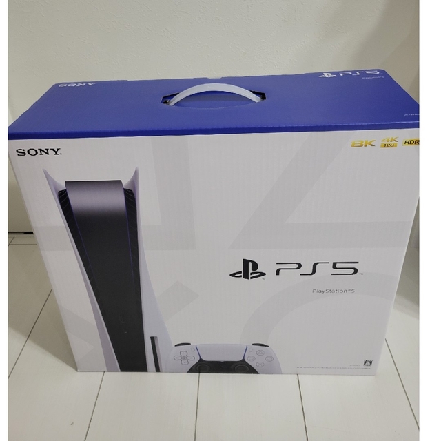 PlayStation(プレイステーション)の【新品未使用品】新型プレイステーション5ディスクドライブ版 エンタメ/ホビーのゲームソフト/ゲーム機本体(家庭用ゲーム機本体)の商品写真